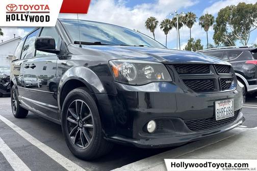 Black Onyx Crystal Pearlcoat 2017 Dodge Grand Caravan GT