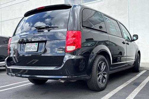 Black Onyx Crystal Pearlcoat 2017 Dodge Grand Caravan GT