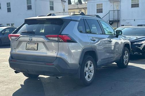 2020 Toyota RAV4 Hybrid LE