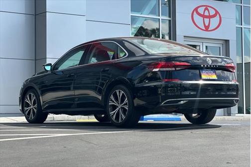 2022 Volkswagen Passat 2.0T SE