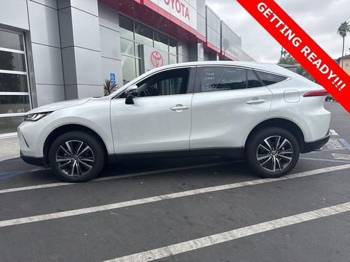 2023 Toyota Venza LE