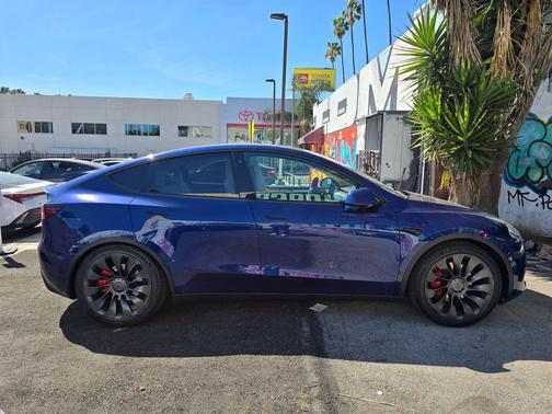 2022 Tesla Model Y Performance Dual Motor All-Wheel Drive