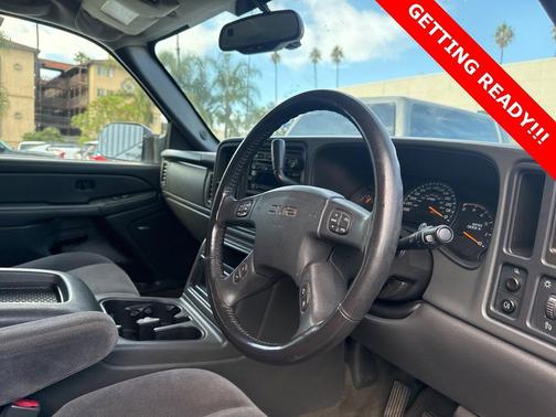 2005 GMC Sierra 2500 SLE H/D Crew Cab