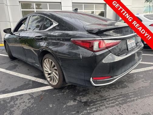 2019 Lexus ES 300h Premium