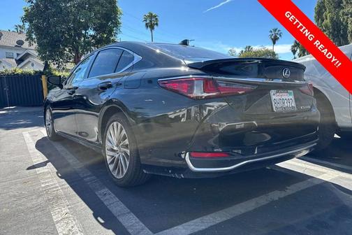 2019 Lexus ES 300h Premium