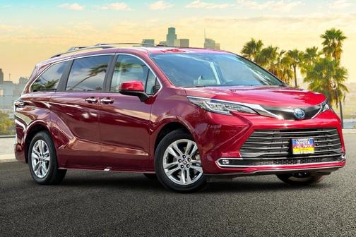 2022 Toyota Sienna XLE