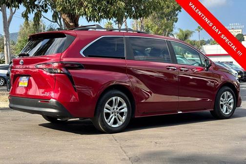 2022 Toyota Sienna XLE