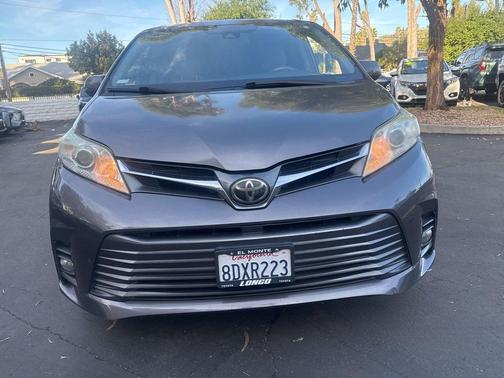 2018 Toyota Sienna XLE Premium