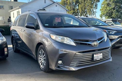 2018 Toyota Sienna XLE Premium