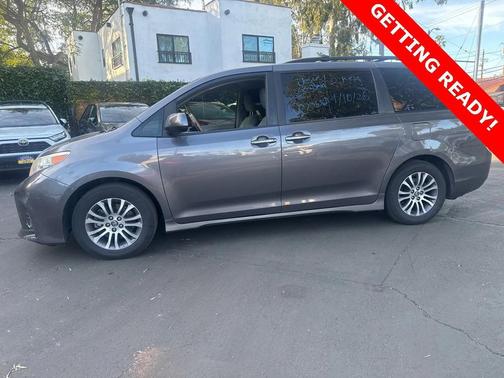 2018 Toyota Sienna XLE Premium