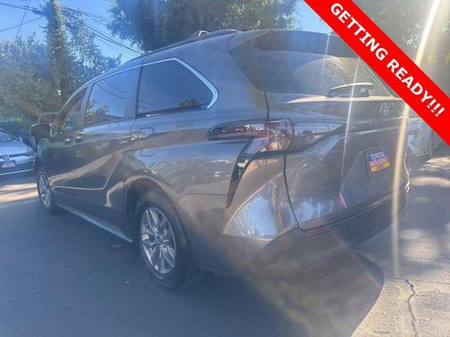 2023 Toyota Sienna XLE