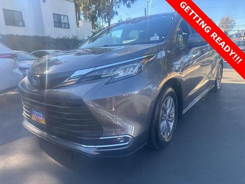 2023 Toyota Sienna XLE