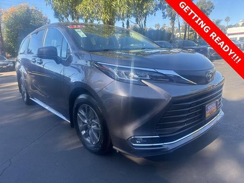 2023 Toyota Sienna XLE