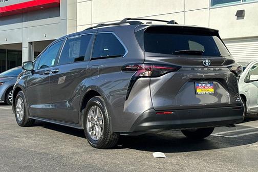 2023 Toyota Sienna XLE