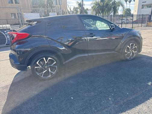 2021 Toyota C-HR XLE