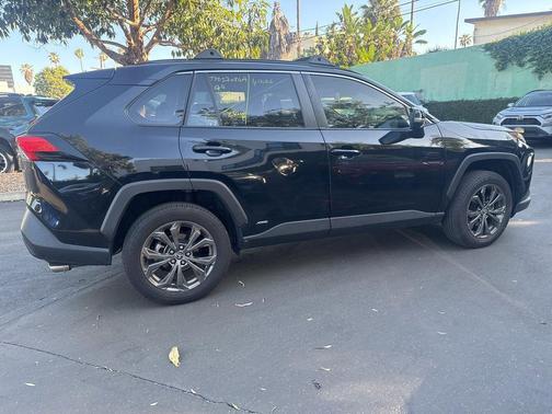 2023 Toyota RAV4 Hybrid XLE Premium