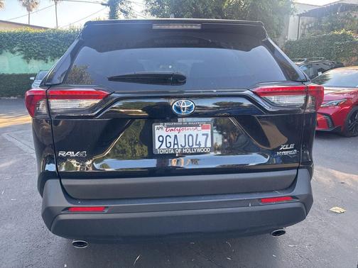 2023 Toyota RAV4 Hybrid XLE Premium