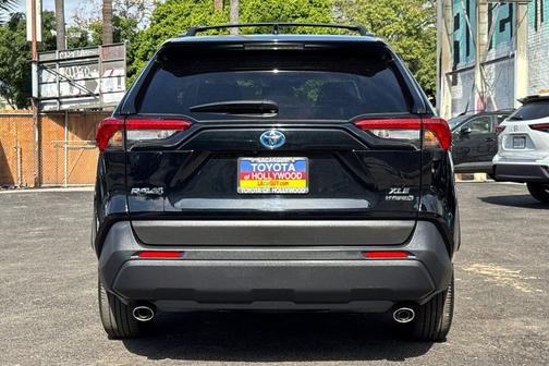2023 Toyota RAV4 Hybrid XLE Premium