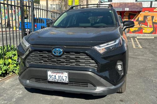 2023 Toyota RAV4 Hybrid XLE Premium