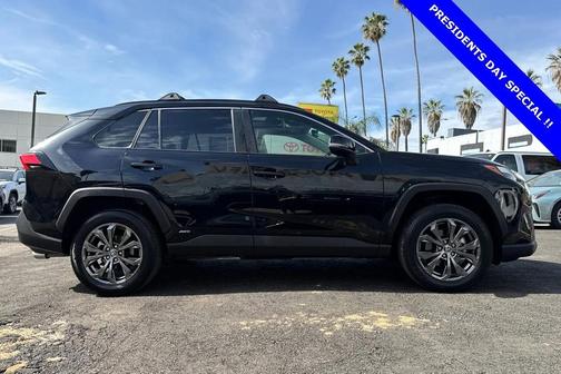 2023 Toyota RAV4 Hybrid XLE Premium