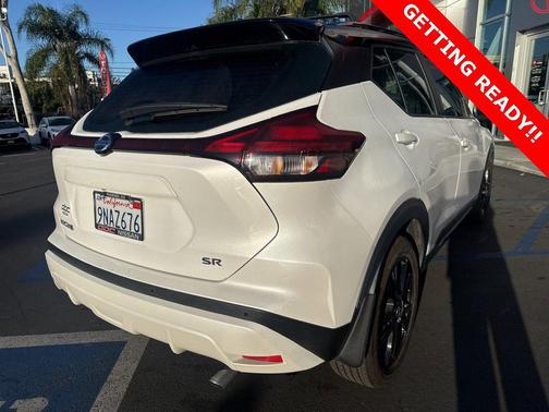 2021 Nissan Kicks SR