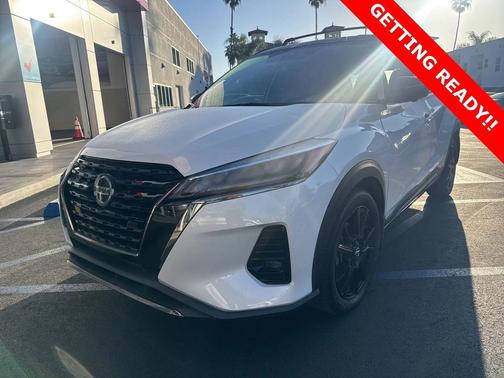 2021 Nissan Kicks SR