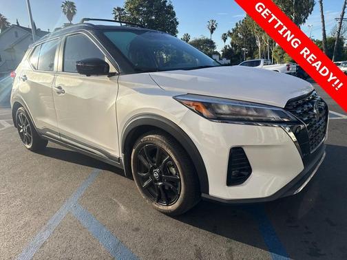 2021 Nissan Kicks SR