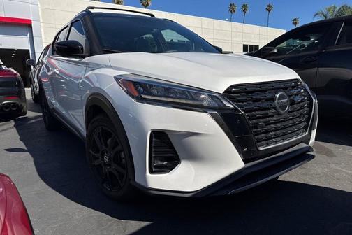 2021 Nissan Kicks SR