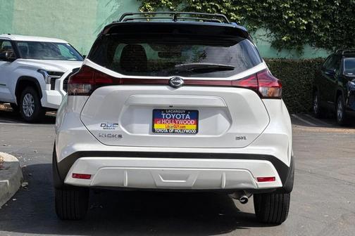 2021 Nissan Kicks SR