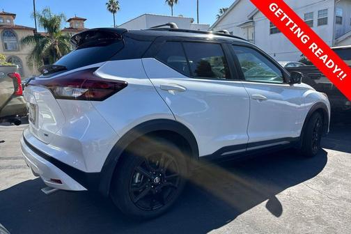 2021 Nissan Kicks SR