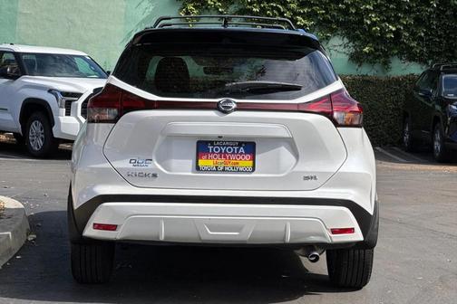 2021 Nissan Kicks SR