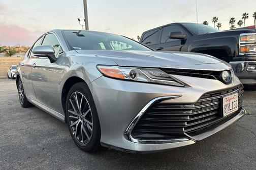 2022 Toyota Camry Hybrid XLE