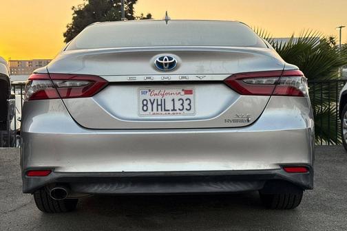 2022 Toyota Camry Hybrid XLE