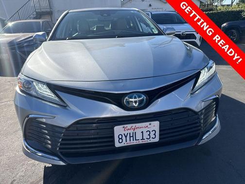 2022 Toyota Camry Hybrid XLE