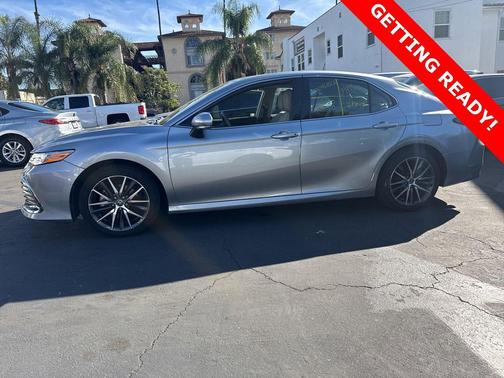 2022 Toyota Camry Hybrid XLE