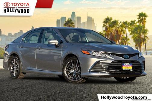 2022 Toyota Camry Hybrid XLE