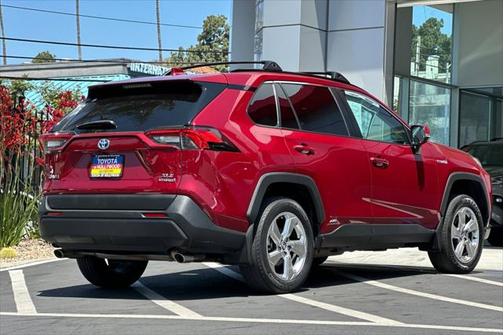 2021 Toyota RAV4 Hybrid XLE Premium