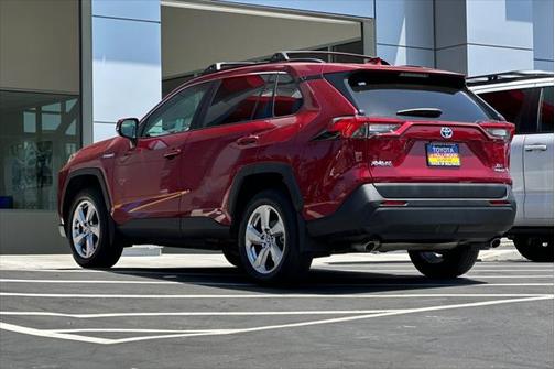 2021 Toyota RAV4 Hybrid XLE Premium