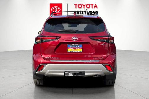 2026 Toyota Highlander Hybrid Platinum