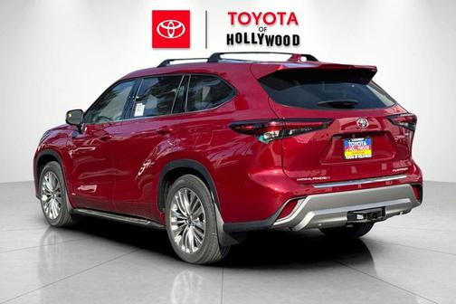 2026 Toyota Highlander Hybrid Platinum