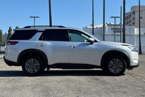 Brilliant Silver 2025 Nissan Pathfinder SV FWD
