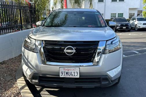 Brilliant Silver 2025 Nissan Pathfinder SV FWD