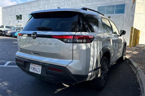Brilliant Silver 2025 Nissan Pathfinder SV FWD