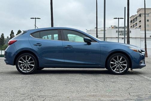 Eternal Blue Mica 2018 Mazda Mazda3 Touring