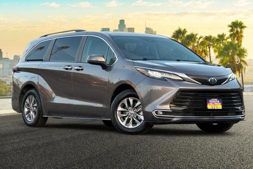 2024 Toyota Sienna XLE