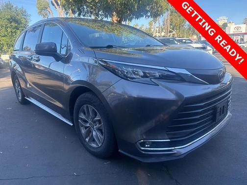 2024 Toyota Sienna XLE