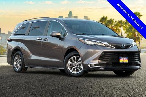 2024 Toyota Sienna XLE