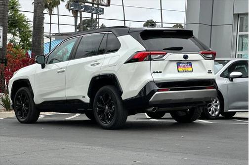 2022 Toyota RAV4 Hybrid SE