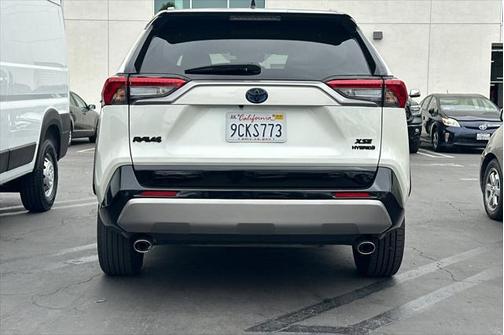 2022 Toyota RAV4 Hybrid SE