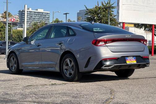 Everlasting Silver 2023 Kia K5 LXS